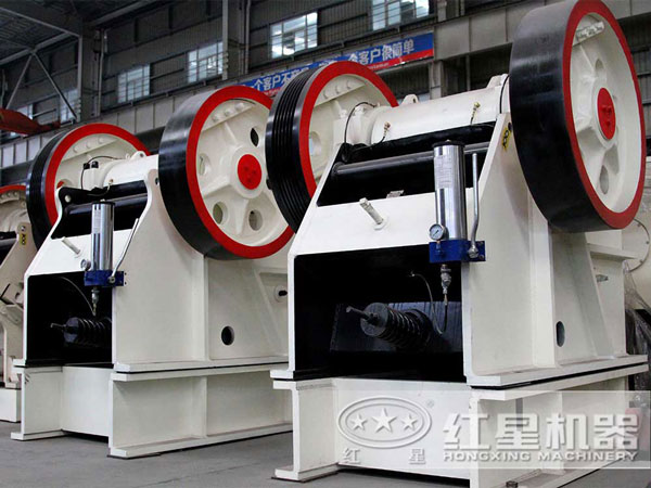 大型石頭顎破碎機(jī)市價(jià)多錢(qián)？（內(nèi)附高清顎破作業(yè)視頻）