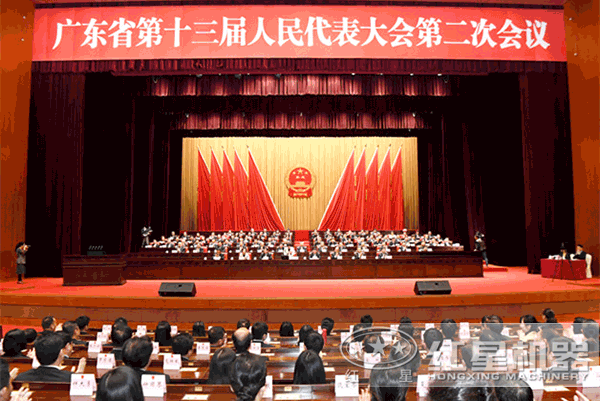 大型流動粉碎石頭一體機多少錢一臺？