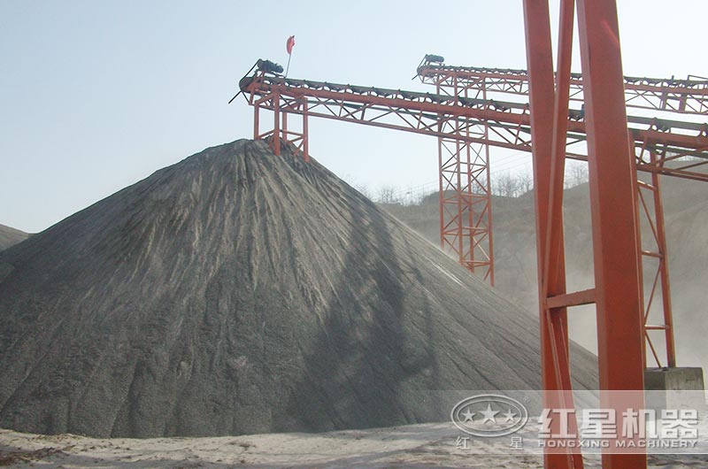 沙場專業(yè)磨砂機(jī)，移動的更高產(chǎn)環(huán)保