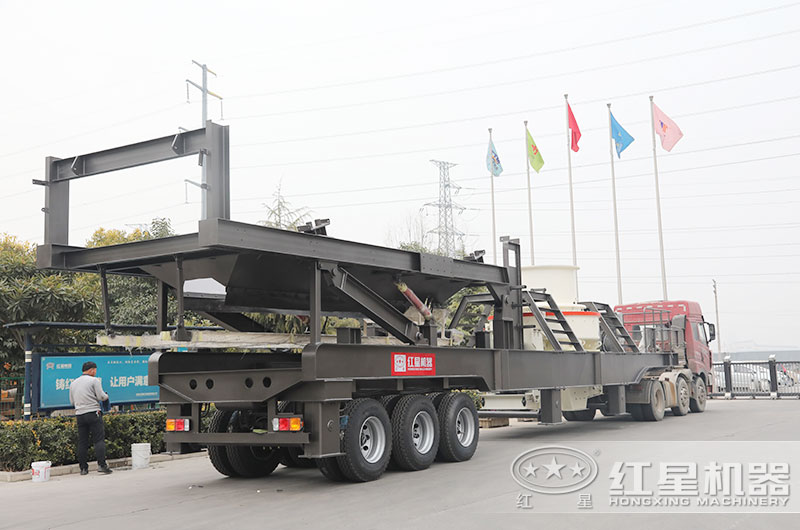 輪胎式移動(dòng)制沙機(jī)一體式掛上車(chē)頭就開(kāi)往現(xiàn)場(chǎng)了