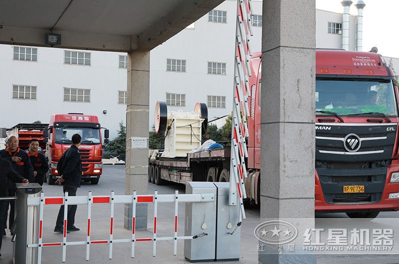 時產(chǎn)30-300噸的石料、石塊碎石機(jī)一套多少錢？