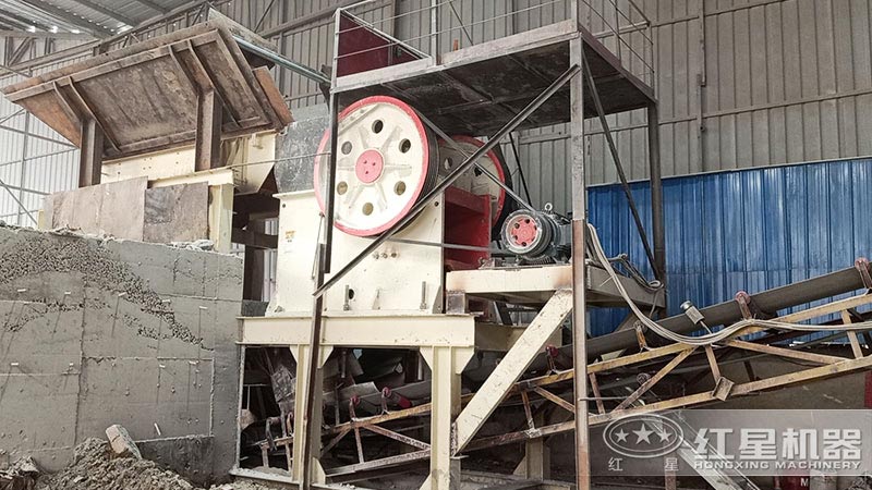 破碎機250x400自重多少噸？有全自動的嗎
